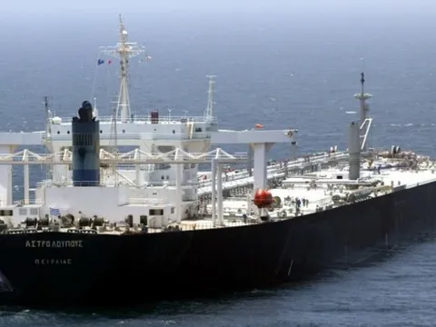 Mỹ có động thái nới lỏng đối với dầu mỏ Nga mắc kẹt trên biển trong vòng 30 ngày