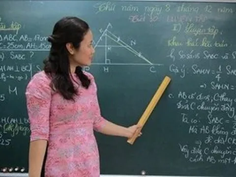 Điều kiện chuyển sang hạng II mới với giáo viên THCS