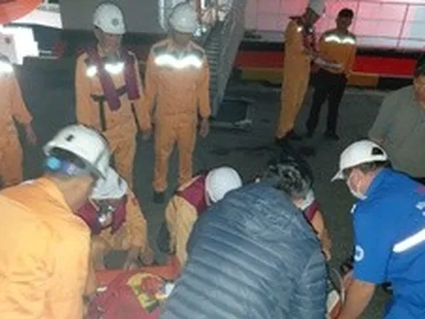 Xuyên đêm vượt sóng to, gió lớn, cứu nạn bệnh nhân nguy kịch từ Cù Lao Chàm