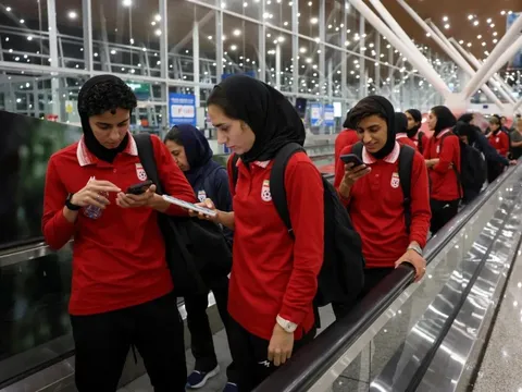 Vụ tị nạn của đội tuyển nữ Iran đảo chiều