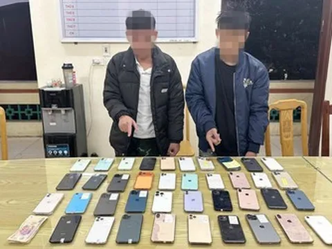 Bắt giữ khẩn cấp 2 đối tượng trộm cắp 39 điện thoại iPhone trị giá hơn 245 triệu đồng