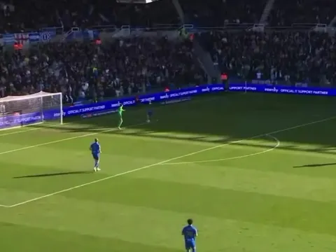 Quả penalty vì lỗi chưa từng thấy ở Championship