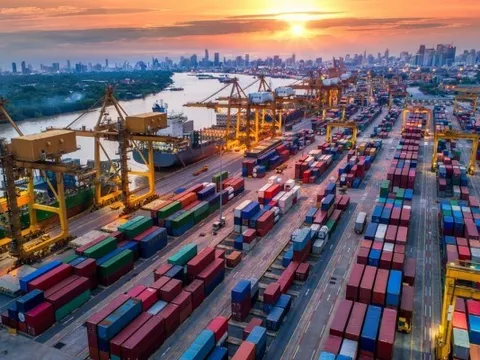 Thương mại toàn cầu đối mặt khủng hoảng nghiêm trọng nhất trong 8 thập kỷ