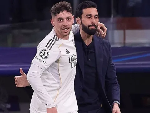 Arbeloa: 'Tôi sẽ ở lại Real Madrid 15 năm nữa'