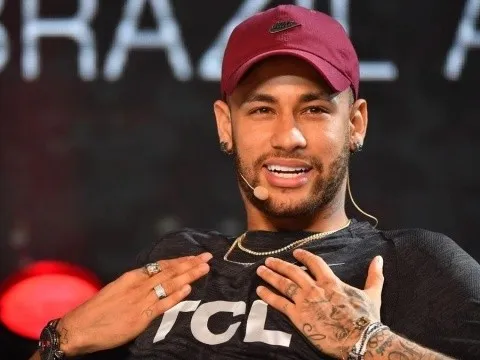 Thói quen tiệc tùng của Neymar