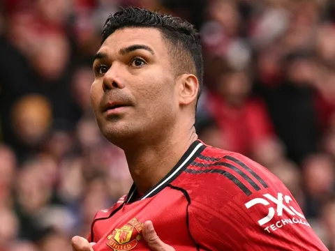 Casemiro khiến phòng thay đồ MU 'dậy sóng'