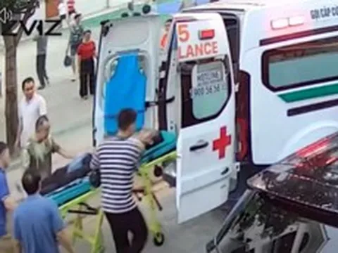 Đột quỵ giữa trận bóng, người đàn ông thoát chết nhờ bác sĩ đi ngang