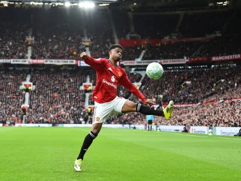 Iraola chỉ ra điều Carrick phải làm với Amad