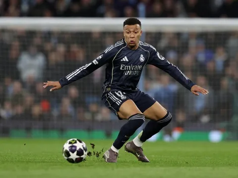 Mbappe lên tuyển, Real Madrid thấp thỏm trước canh bạc rủi ro