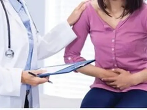 Ngỡ mệt vì áp lực công việc, đi khám phát hiện ung thư đại trực tràng