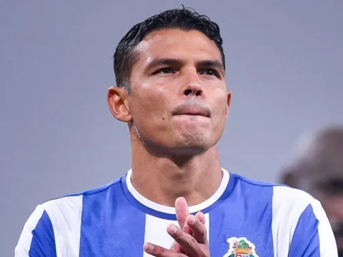 Cột mốc phi thường của Thiago Silva