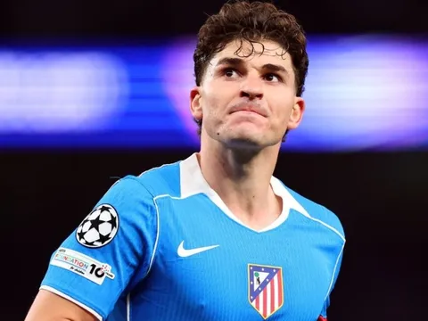 Barca đem 3 cầu thủ đổi Alvarez