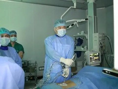 Ngồi nhiều, ít vận động, cô gái trẻ suýt liệt vì thoát vị đĩa đệm cổ