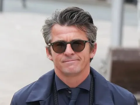 Joey Barton nguy cơ phá sản