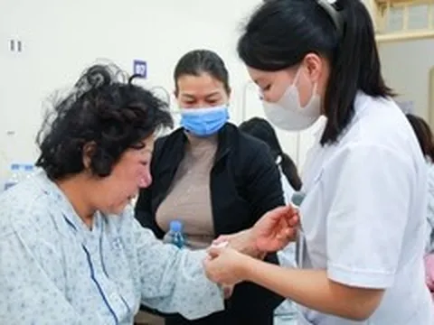 Đề xuất từ năm 2026 khám sức khỏe định kỳ miễn phí cho người yếu thế