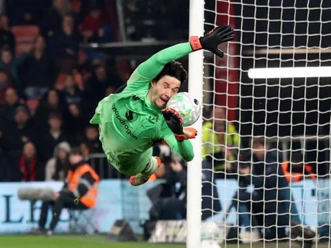 Hình ảnh trái ngược của Lammens và MU