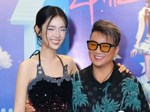 Đàm Vĩnh Hưng nhận xét bất ngờ về học trò Izara