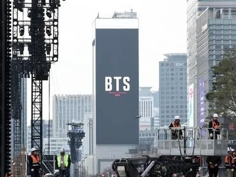 Hàn Quốc: Biển người đổ về xem concert lịch sử của BTS sau xuất ngũ