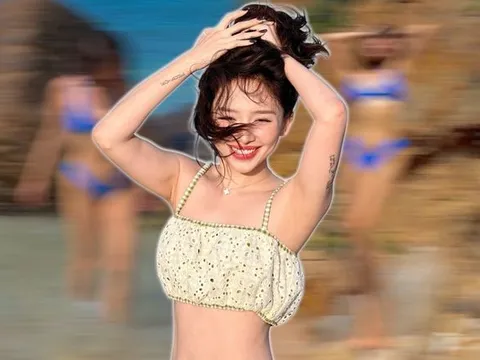 Tóc Tiên thả dáng với đồ bơi hai mảnh, tự tin khoe vòng eo nổi rõ múi cơ