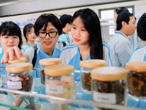 Khối ngành khoa học sức khỏe: Chuẩn hóa đào tạo để thu hẹp khoảng cách công - tư