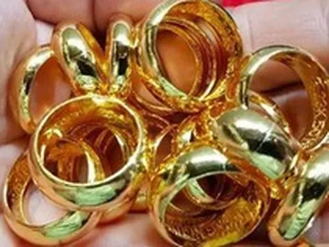 5 năm tích trữ vàng, chưa bao giờ tôi thấy vàng kỳ lạ như lúc này