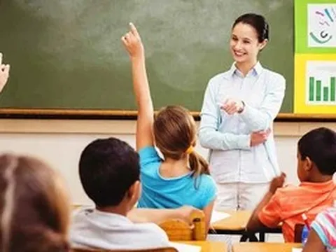 Tiết vượt định mức có được tính vào tổng số tiết dạy thực tế của giáo viên?