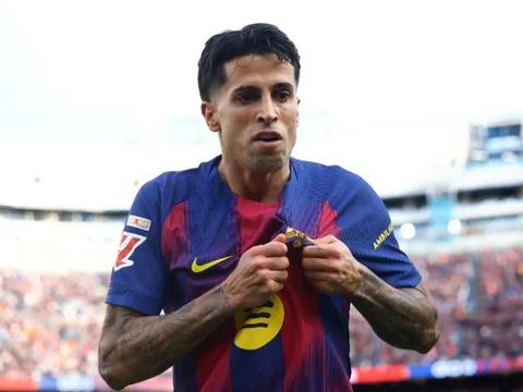 Mâu thuẫn 15 triệu euro khiến Barca khó có Cancelo