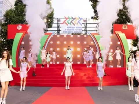 Hoa hậu và thí sinh Miss World Vietnam 2025 lan tỏa năng lượng tại Ngày chạy Olympic