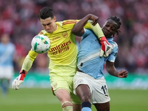 Arteta trả giá vì chọn Kepa