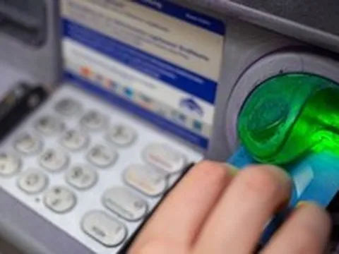 Sự thật bất ngờ phía sau tiếng 'xoành xoạch' của máy ATM khi rút tiền: Không phải đếm tiền như nhiều người nghĩ