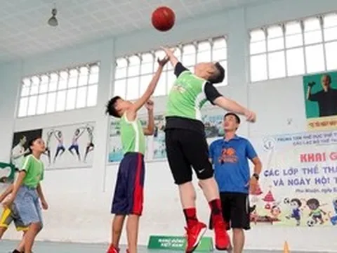 Chế độ trang phục đối với giáo viên thể dục thể thao?