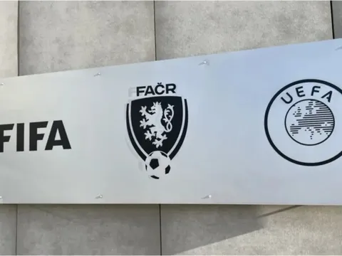 Bê bối rúng động bóng đá châu Âu