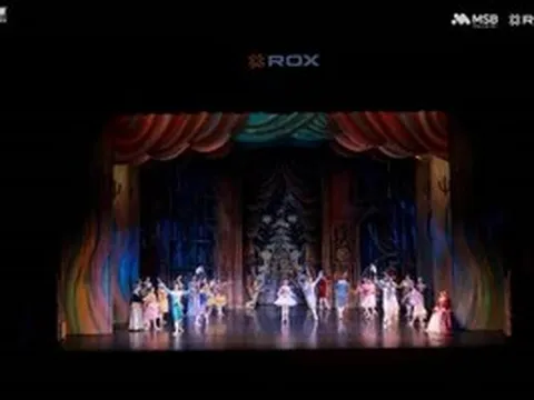 Nghệ sĩ Russian State Ballet thăng hoa trên sân khấu Nhà hát Hồ Gươm