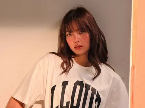 Lisa (BLACKPINK) chưng diện mốt giấu quần khiến netizen 'đỏ mặt'