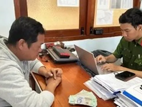 Người phụ nữ rút tiền từ ATM bị theo dõi, móc trộm 90 triệu đồng