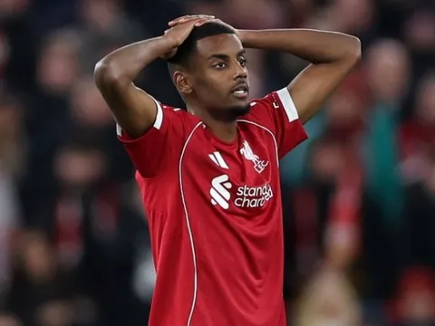 Isak muốn rời Liverpool, đầu quân cho Barcelona