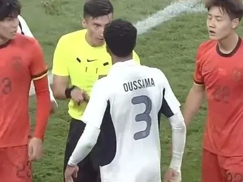 Cầu thủ Trung Quốc và Thái Lan ẩu đả