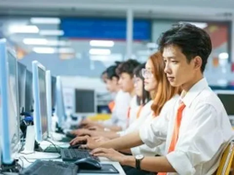 Thương mại điện tử hút thí sinh, trường đại học 'xoay trục' đào tạo sát thực tế