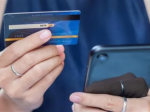 Hai nữ TikToker đăng video quảng cáo cho vay tiền online để lừa đảo