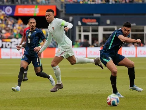 Mbappe áp sát kỷ lục ghi bàn tuyển Pháp sau trận thắng Brazil