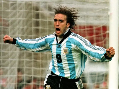 Batistuta ám ảnh vì cái chết của Maradona