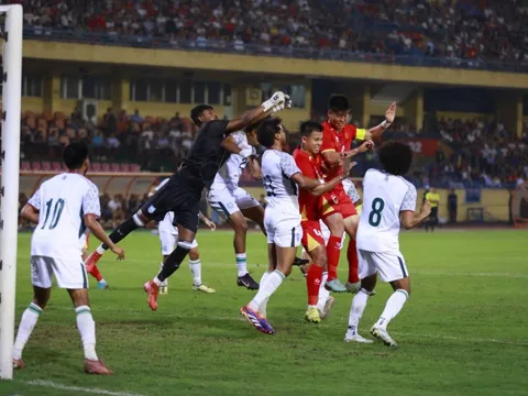 Kim Sang-sik thử nghiệm Hoàng Hên, Văn Hậu trước Malaysia