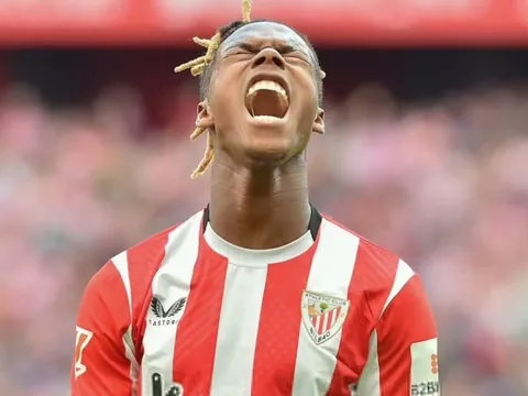 Nhà vô địch Euro lao dốc không phanh