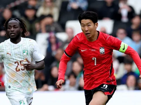 Tuyển Hàn Quốc thua thảm