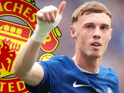 Palmer ra quyết định với MU