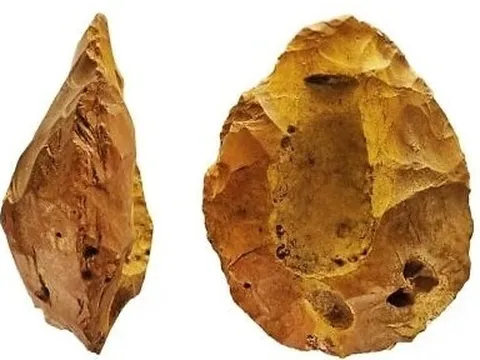 Tìm thấy 'kho báu' rìu đá hàng trăm nghìn năm tuổi tại Israel