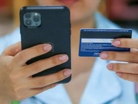 Phong tỏa tài khoản ngân hàng nếu người dùng nhận và chuyển tiền có nội dung sau