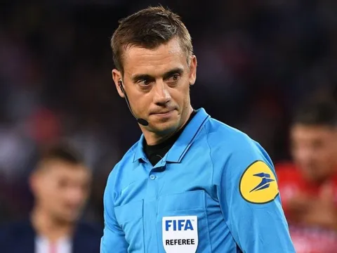 Quyết định tranh cãi trước trận cầu 'sinh tử' của Italy