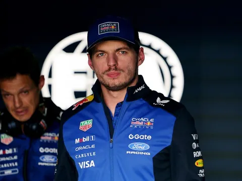 Verstappen dọa rời F1 vì luật mới