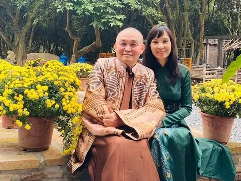 Xuân Hinh và màn nịnh vợ 'cao tay' khiến dân mạng thích thú